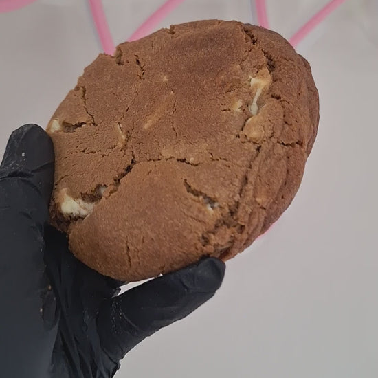 Gingerbread cookies with Belgium white chocolate chunks